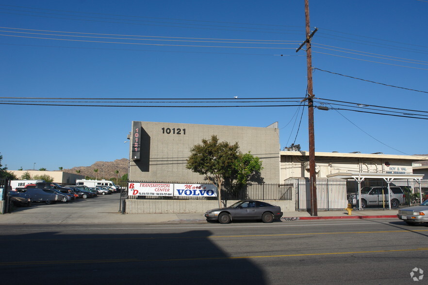 10121 Canoga Ave, Chatsworth, CA for rent - Building Photo - Image 3 of 4