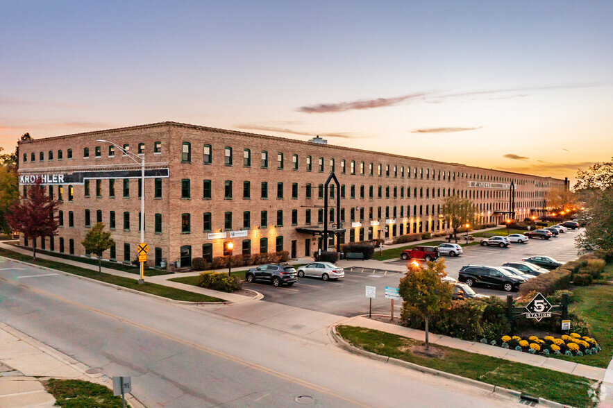 200-300 E 5th Ave, Naperville, IL for rent - Building Photo - Image 1 of 20