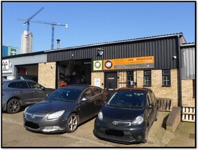 Latimer Rd, Luton to rent Building Photo- Image 1 of 5