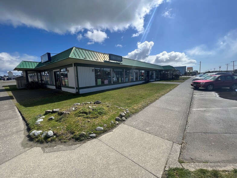 698 Ocean Shores Blvd NW, Ocean Shores, WA for sale - Building Photo - Image 1 of 1