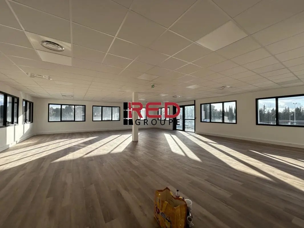 480 Route De Berre, Éguilles to rent Building Photo- Image 1 of 6