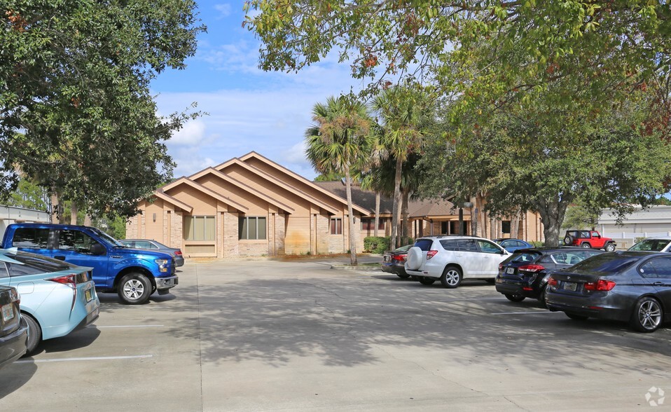 1630 Mason Ave, Daytona Beach, FL for sale - Primary Photo - Image 1 of 1