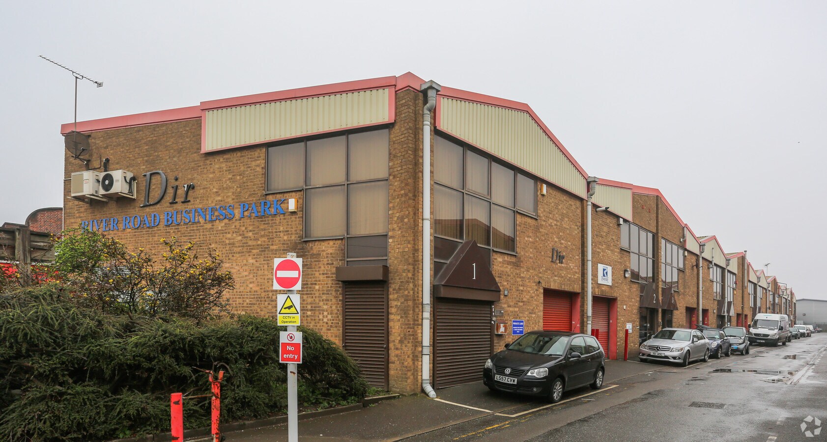 River Rd, Barking, IG11 0EA UK