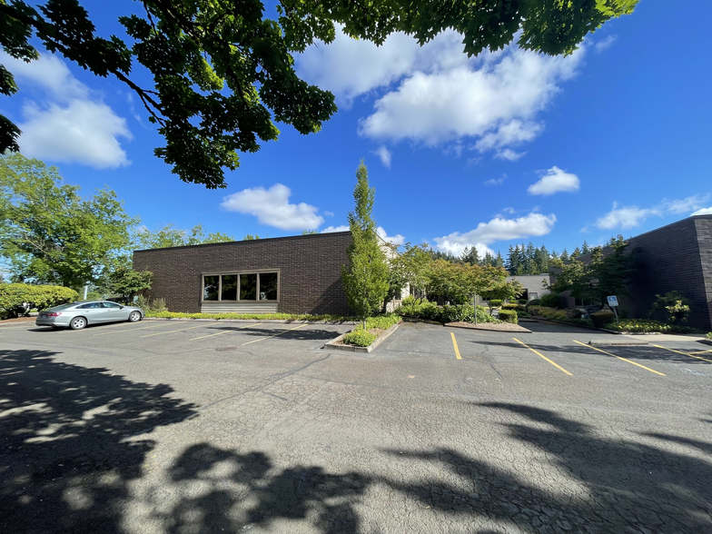 25117 SW Parkway Ave, Wilsonville, OR for sale - Building Photo - Image 2 of 10