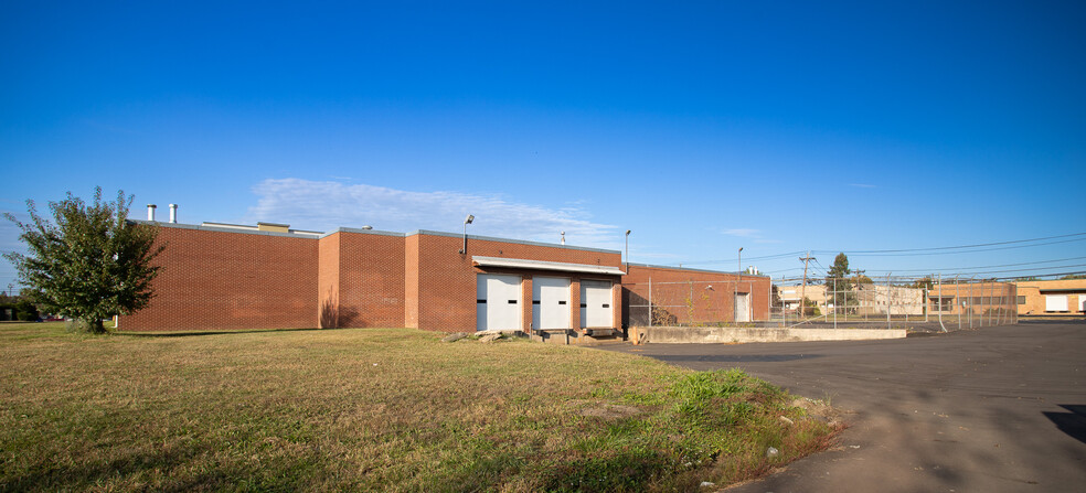 7101 Airport Hwy, Pennsauken, NJ for rent - Building Photo - Image 3 of 3