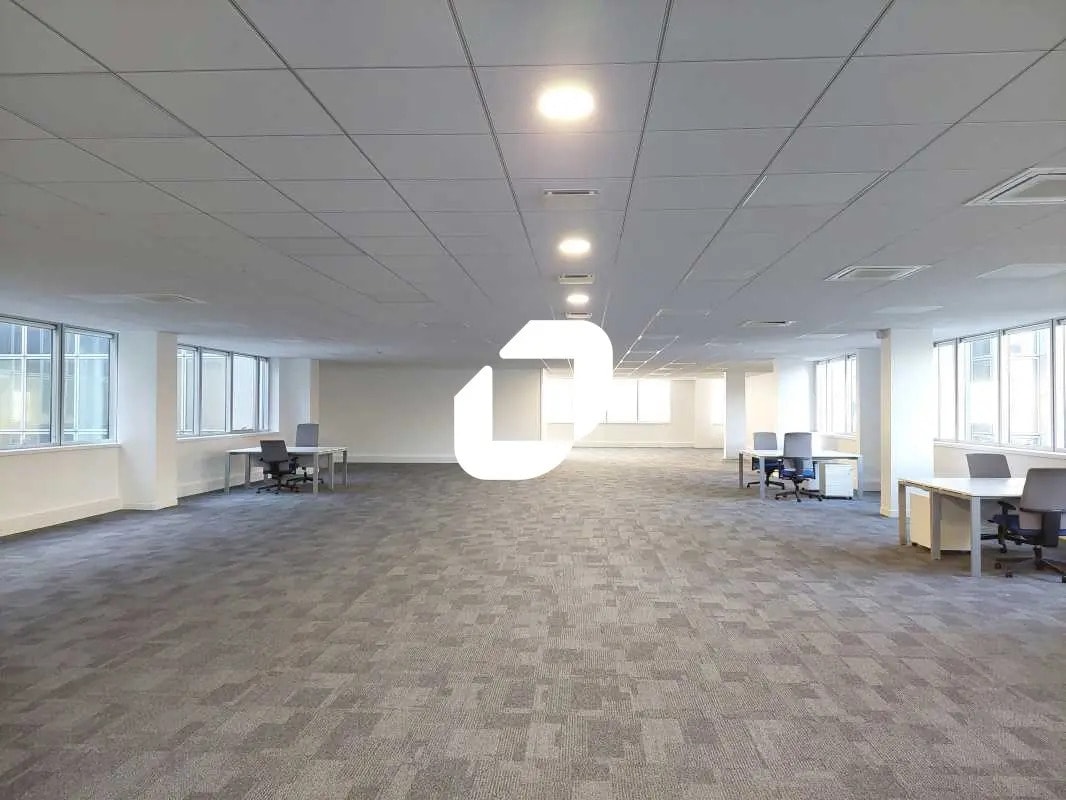 Office in Vélizy-Villacoublay to rent Interior Photo- Image 1 of 1