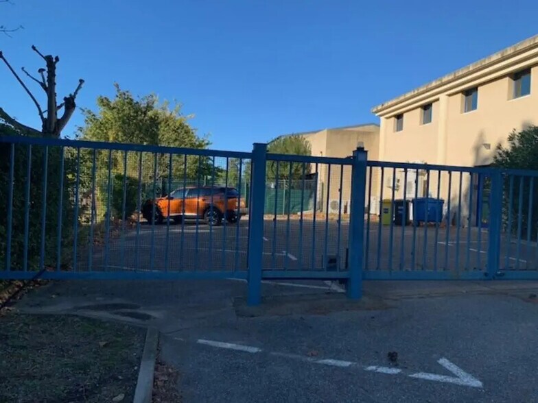 Office in Avignon to rent - Building Photo - Image 3 of 12