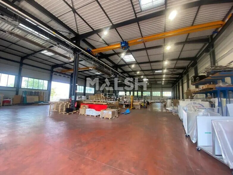 Industrial in Villeurbanne to rent - Building Photo - Image 2 of 9