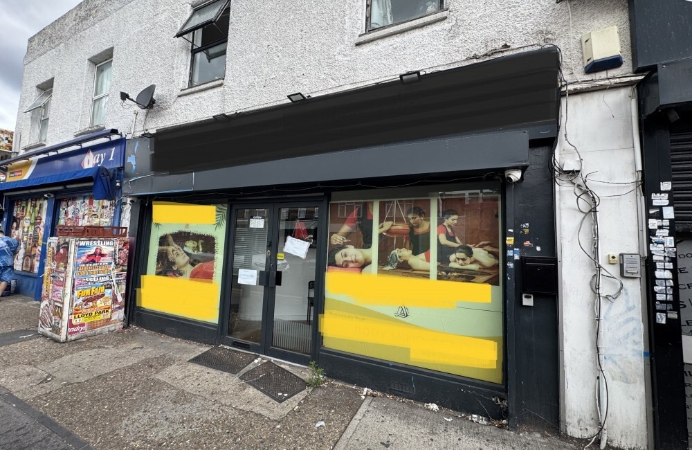 Cherry Orchard Rd, Croydon to rent Primary Photo- Image 1 of 2