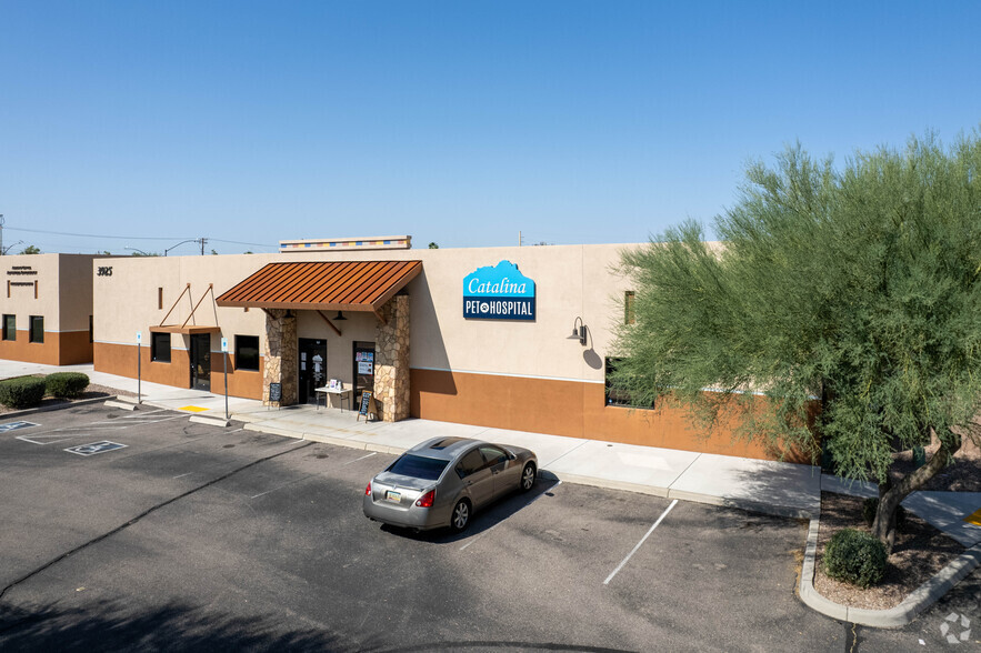 3925 E Fort Lowell Rd, Tucson, AZ for rent - Building Photo - Image 2 of 3