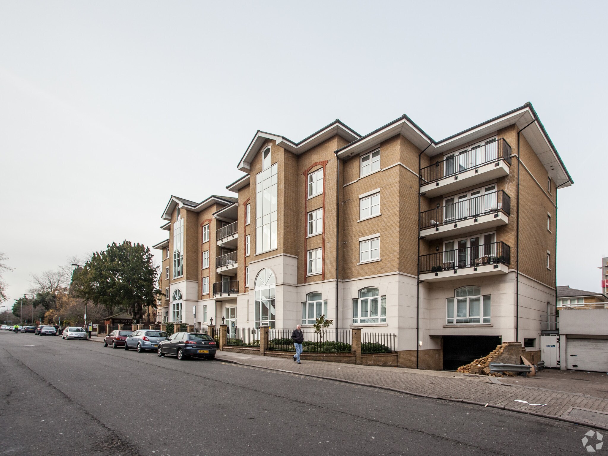 4 Keswick Rd, London to rent Primary Photo- Image 1 of 4