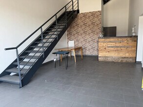 Light Industrial in Cormeilles-en-Parisis to rent Building Photo- Image 2 of 14