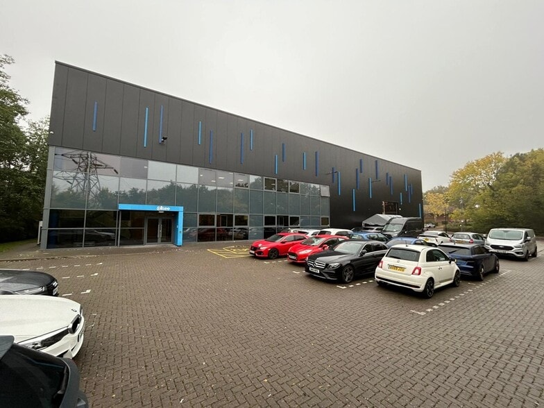 38 Kettles Wood Dr, Birmingham to rent - Building Photo - Image 3 of 8