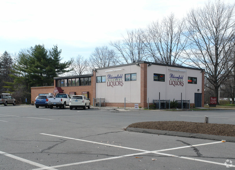 28 Wintonbury Mall, Bloomfield, CT for rent - Building Photo - Image 3 of 4