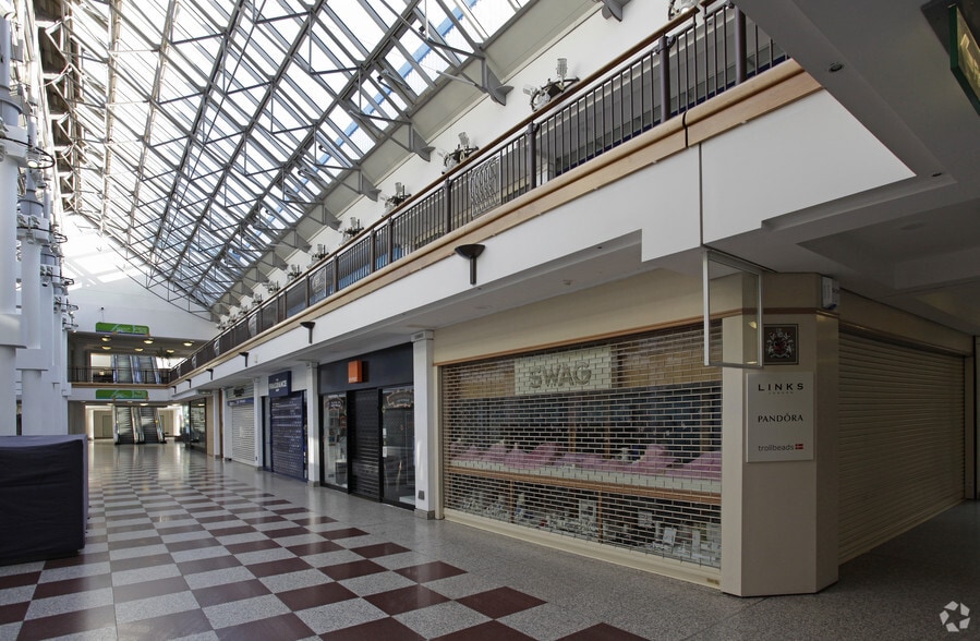 Whitgift Centre, Croydon to rent - Building Photo - Image 3 of 3