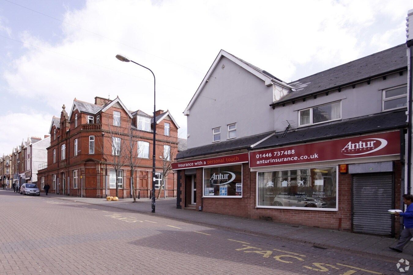 186188 Holton Rd, Barry CF63 4HN UK