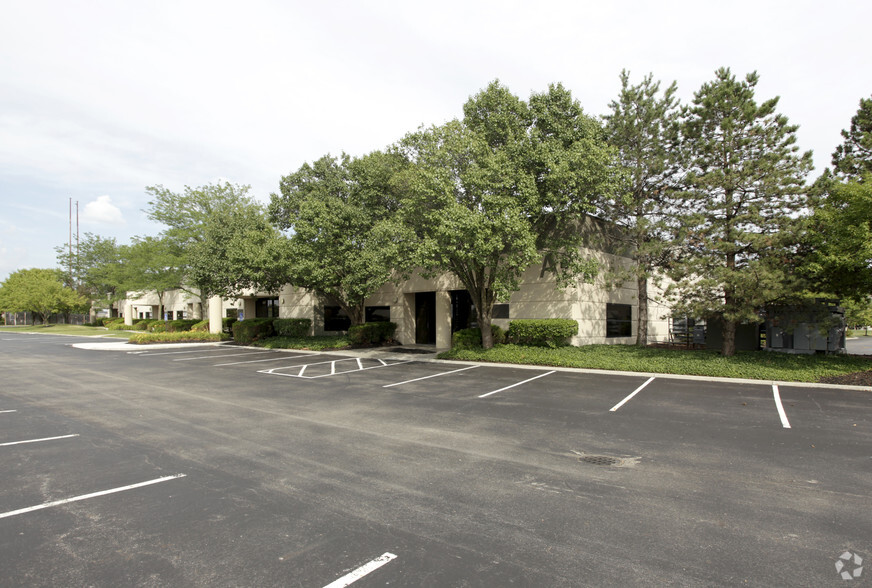 2335-2361 Westbrooke Dr, Columbus, OH for rent - Primary Photo - Image 1 of 11