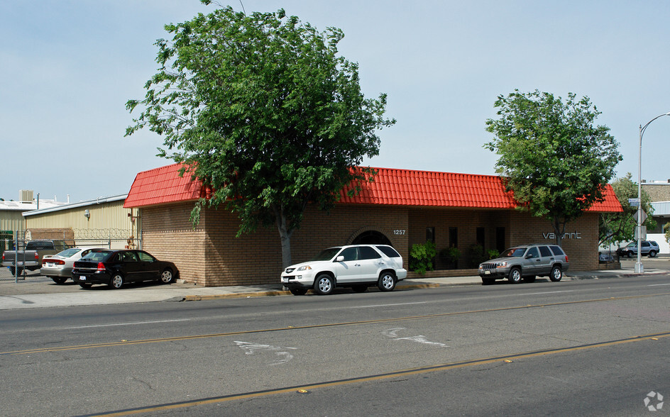 1257 G St, Fresno, CA for rent - Primary Photo - Image 3 of 6