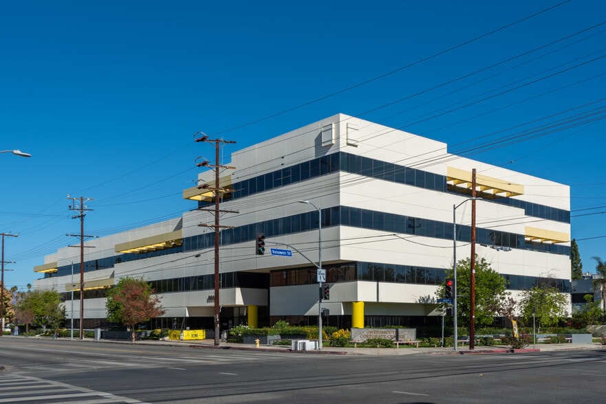 6800 Owensmouth Ave, Woodland Hills, CA for sale - Building Photo - Image 1 of 1