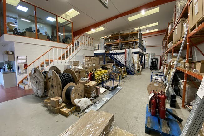St Barnabas Clos, Maidstone to rent Interior Photo- Image 1 of 4