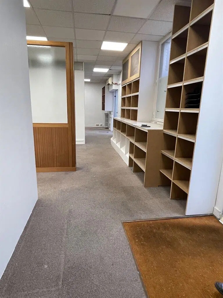 Location Commerce 75 m² - Photo 1