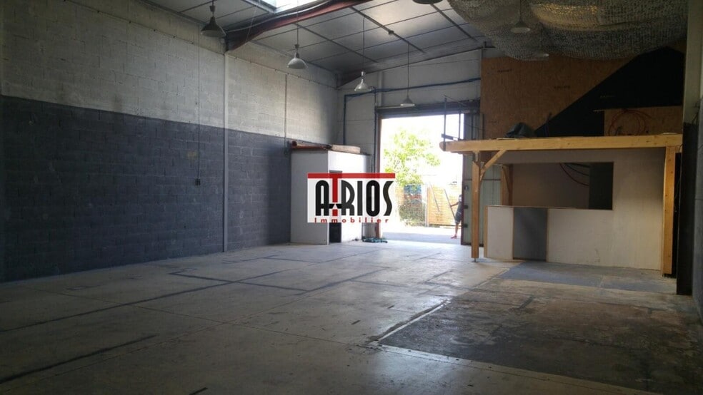 Industrial in La Garde for sale - Interior Photo - Image 2 of 4