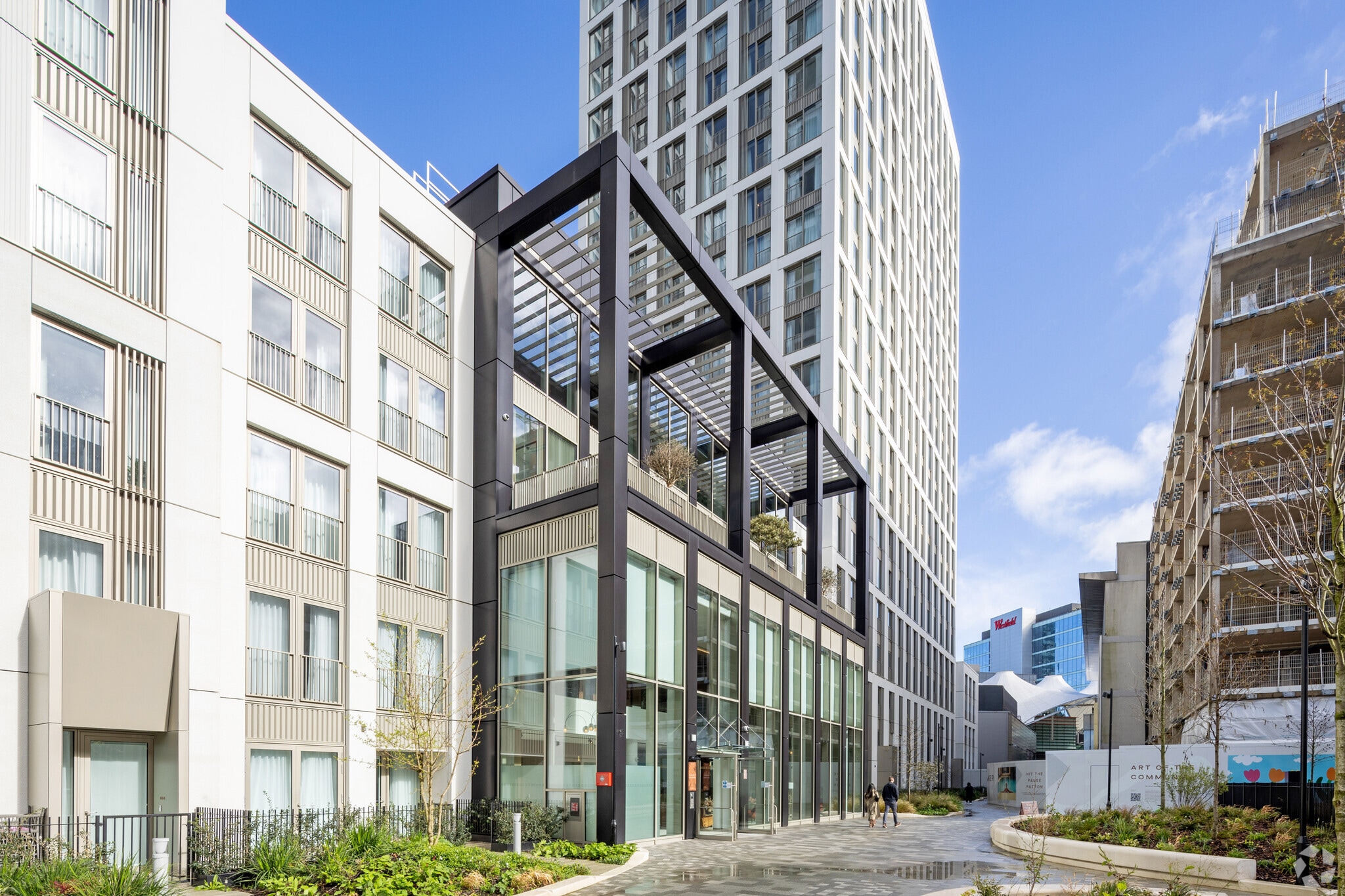 1 Cherry Park Ln, London to rent Primary Photo- Image 1 of 5