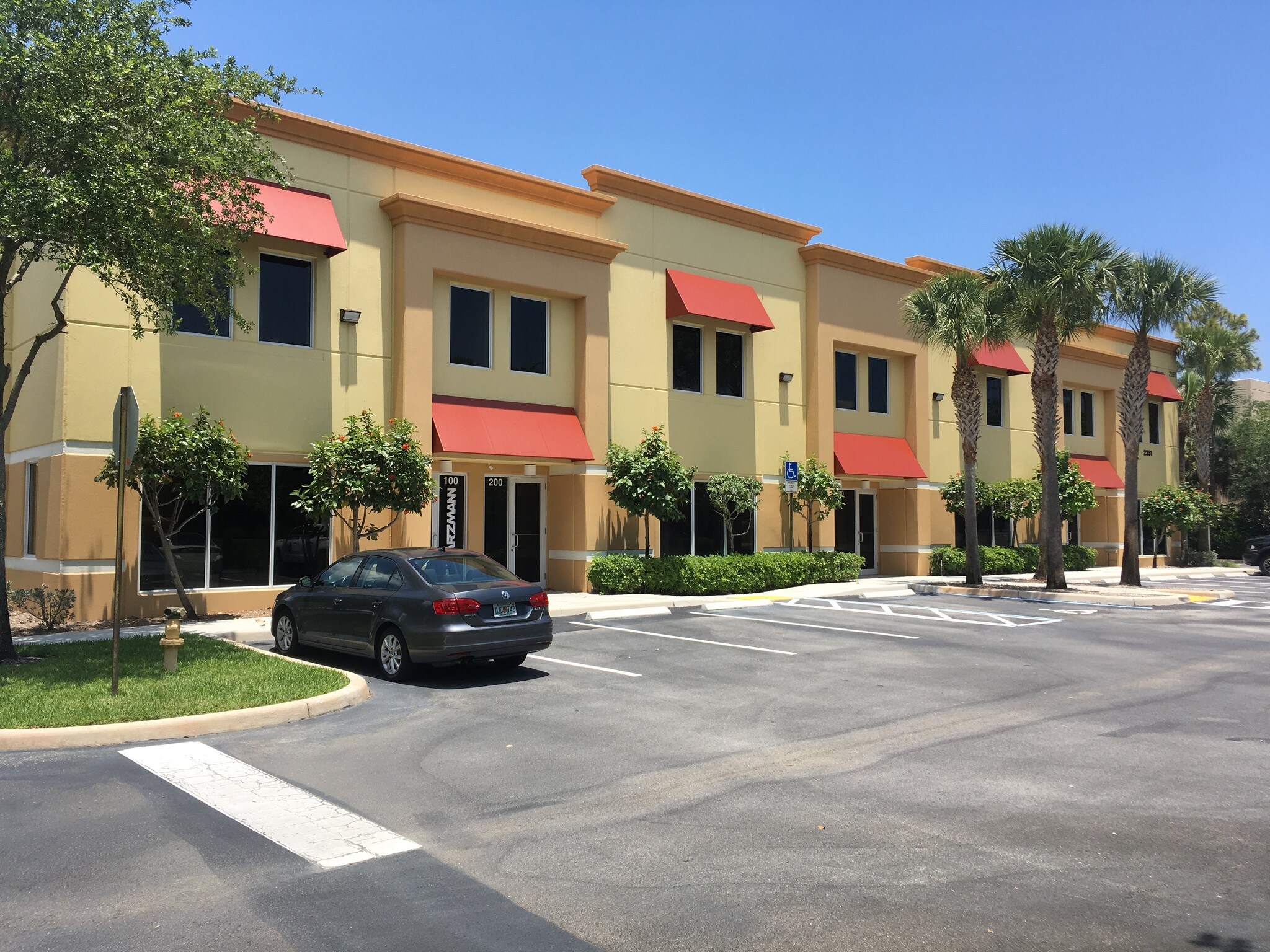 2351 Vista Pky, West Palm Beach, FL for sale Building Photo- Image 1 of 1