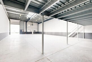 More details for 5/7 Rue Charles Francois Daubigny, Bezons - Light Industrial to Rent