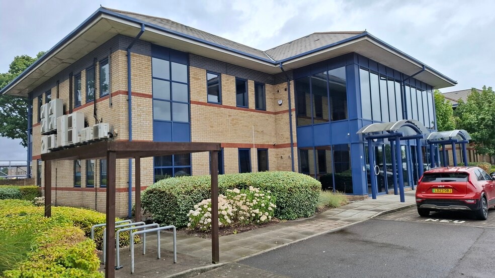 Vanguard Way, Cardiff to rent - Primary Photo - Image 1 of 7