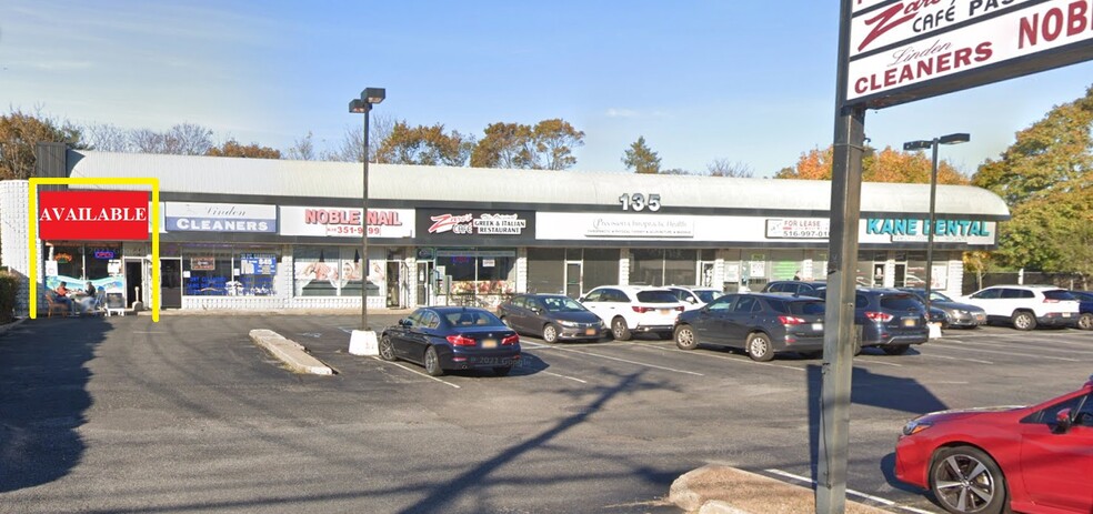 135 W Jericho Tpke, Huntington Station, NY for rent - Building Photo - Image 2 of 6