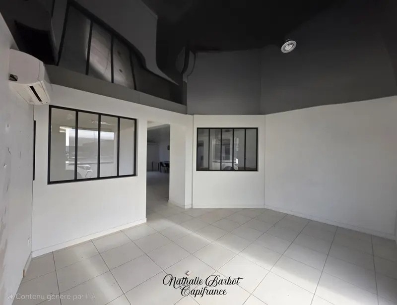 Location Commerce 150 m² - Photo 1