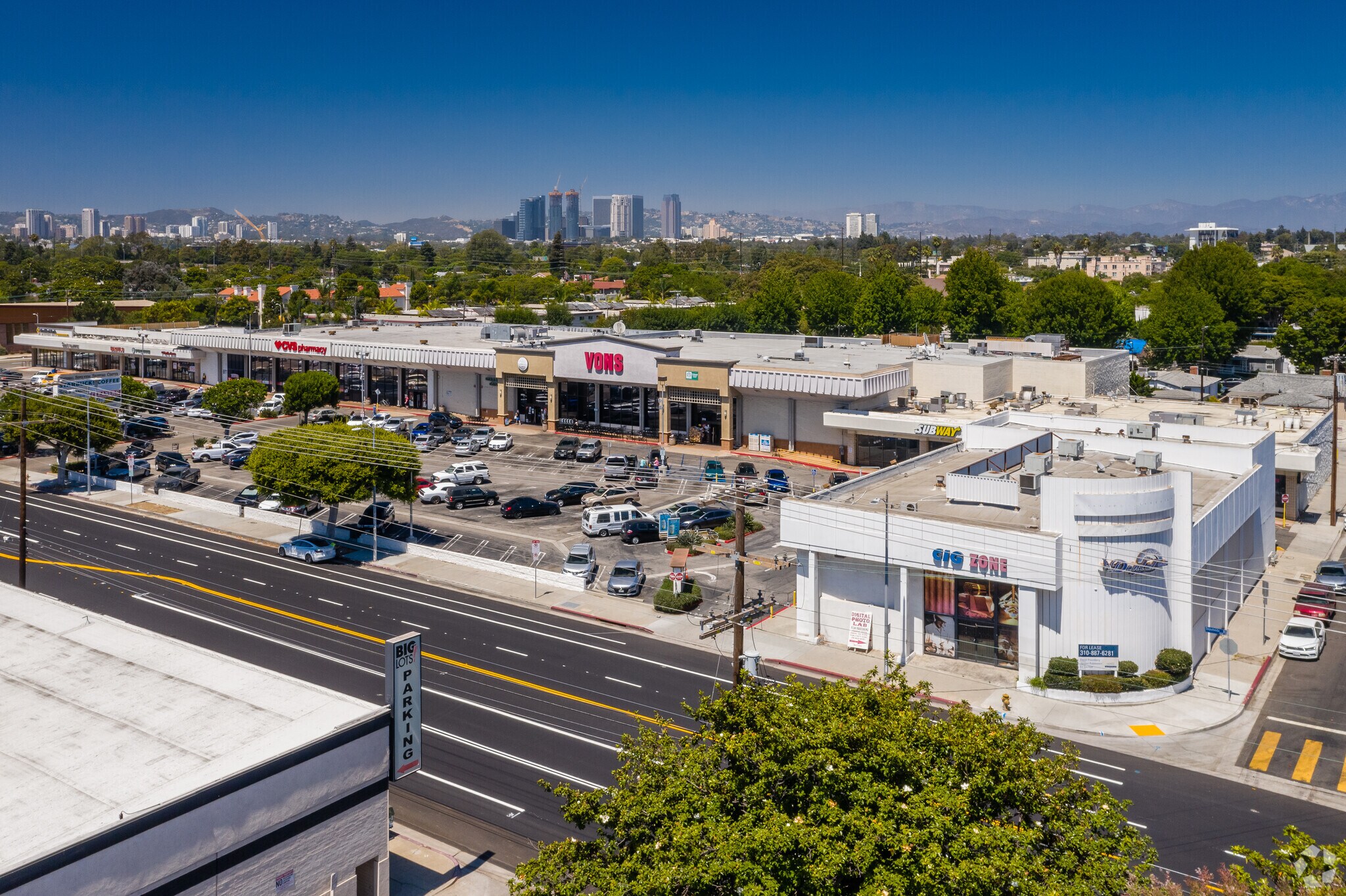 3000-3130 S Sepulveda Blvd, Los Angeles, CA to rent Building Photo- Image 1 of 12