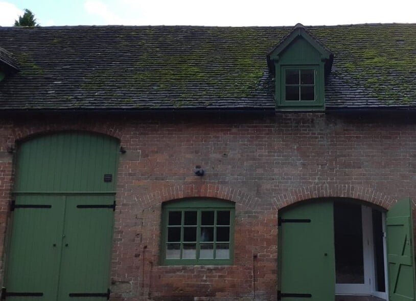 1-2 Lower Stables Offices, Sudbury for sale - Primary Photo - Image 1 of 1