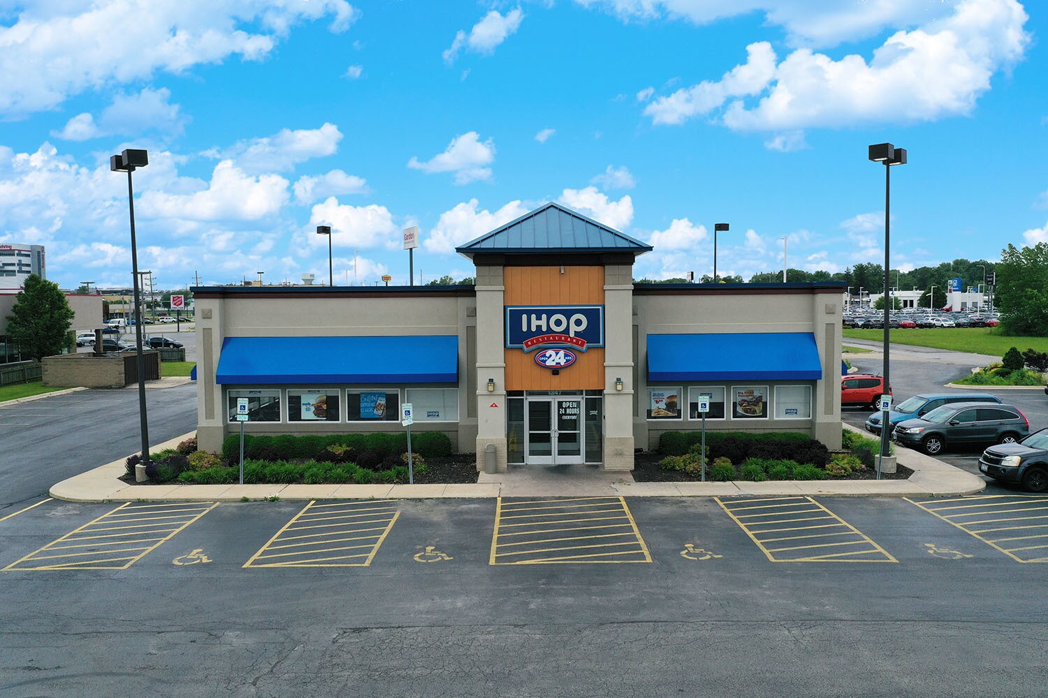 1347 Kinneman Dr, Bourbonnais, IL for sale Primary Photo- Image 1 of 18