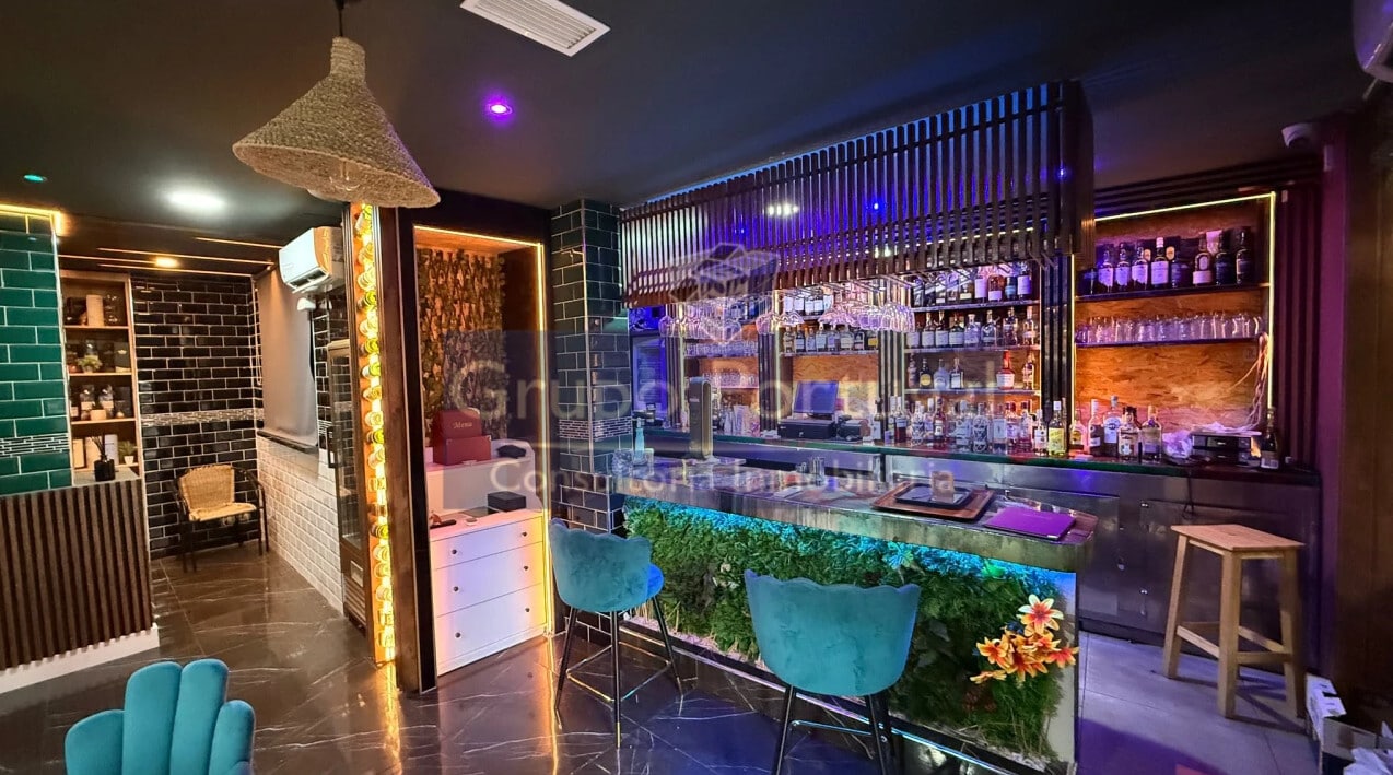 Retail in Madrid, Madrid to rent Interior Photo- Image 1 of 6