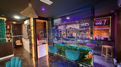 Retail in Madrid, Madrid to rent Interior Photo- Image 1 of 6