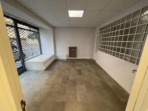 Office in Marseille to rent Interior Photo- Image 1 of 9