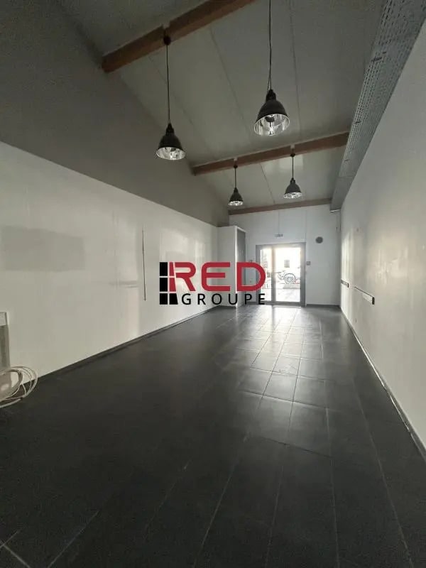 Location Bureaux 122 m² - Photo 1