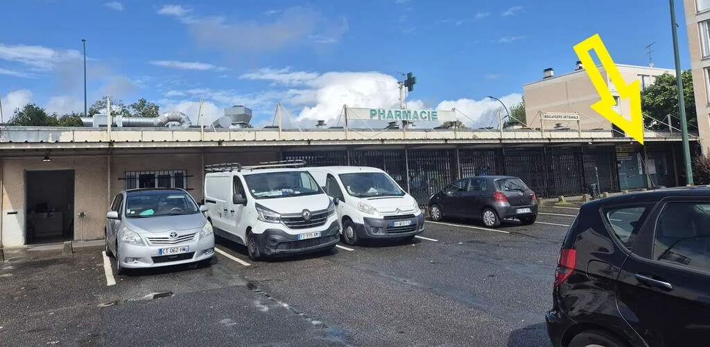 Location Commerce 82 m² - Photo 1
