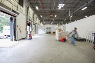 575 Wharton Dr SW, Atlanta, GA to rent Interior Photo- Image 2 of 4