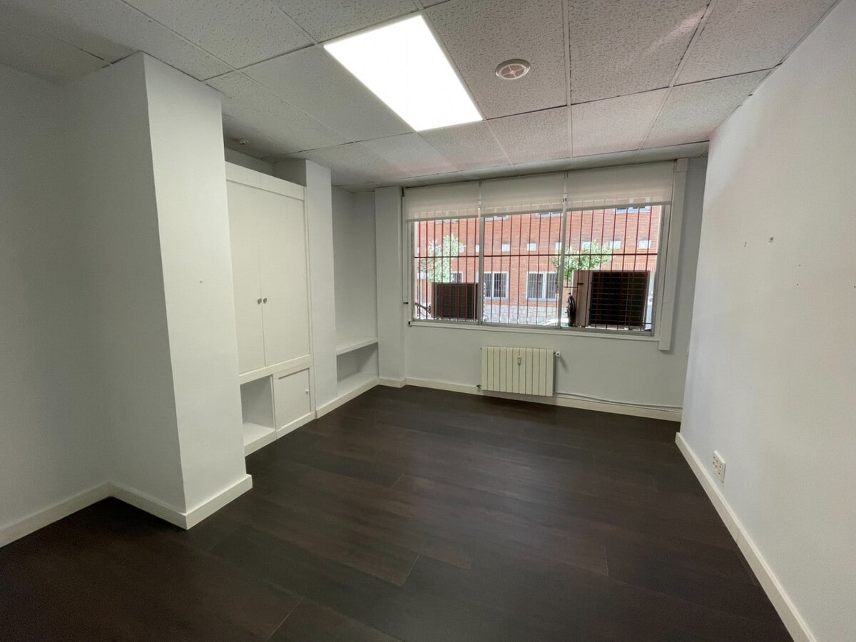 Madrid, MAD 28003 - Unit Puerta A - - Interior Photo - Image 2 of 4
