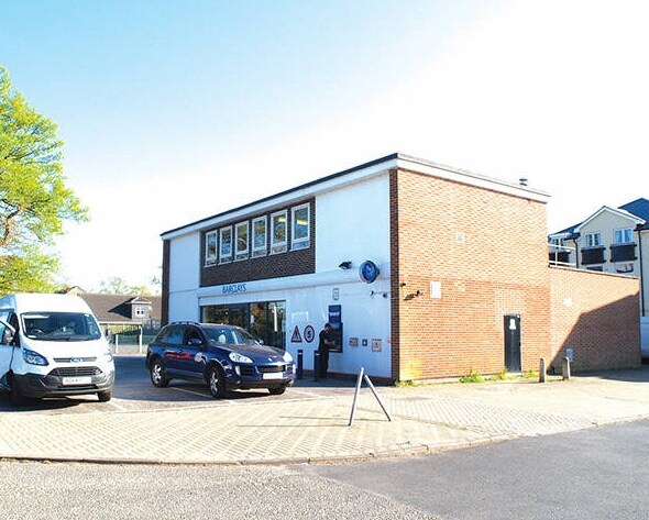 Aldermaston Rd, Tadley for sale Primary Photo- Image 1 of 1