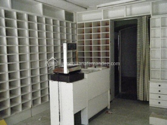 Retail in Cáceres, Cáceres to rent Building Photo- Image 1 of 4