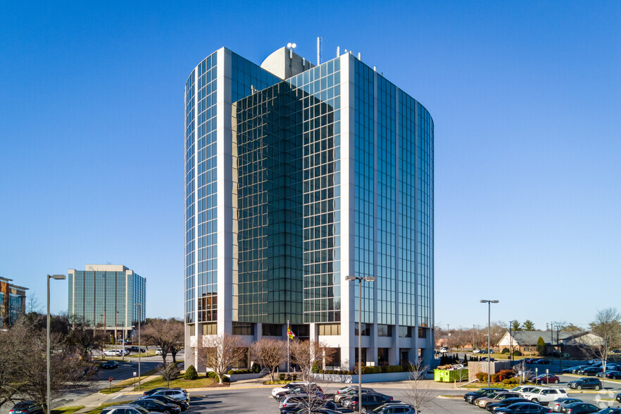 7501-7503 Greenway Center Dr, Greenbelt, MD for rent - Building Photo - Image 1 of 11