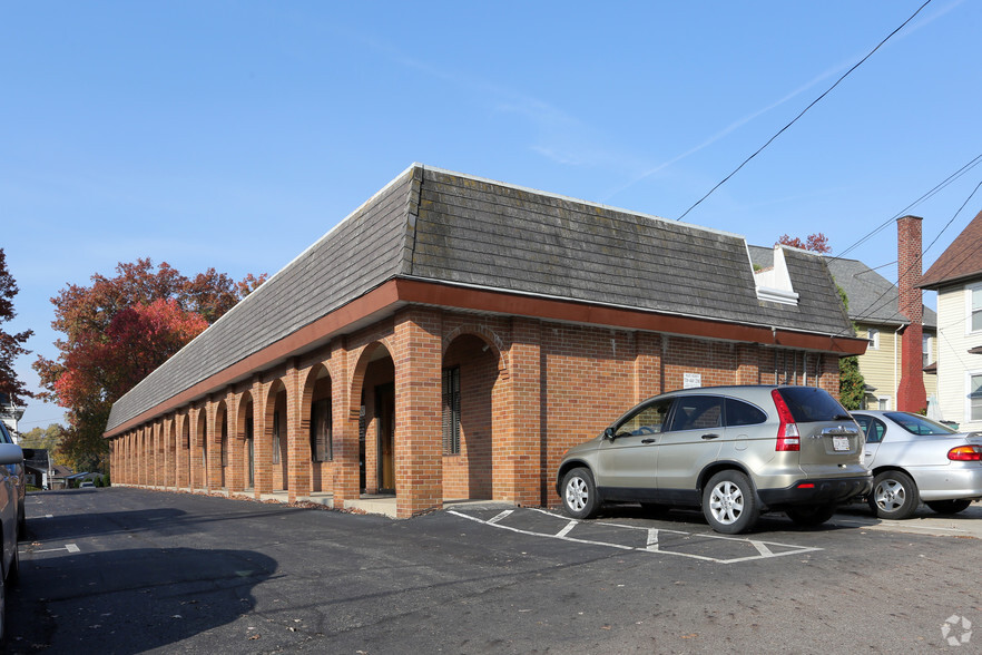 567 N Market St, Wooster, OH for rent - Primary Photo - Image 1 of 27