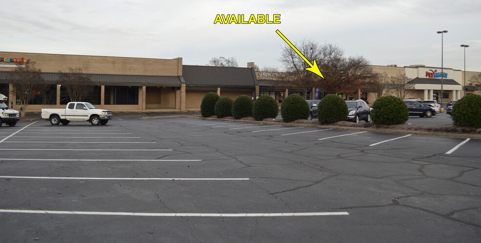 2425-2465 Laurens Rd, Greenville, SC for rent - Building Photo - Image 2 of 6