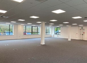 Emperor Way, Exeter to rent Interior Photo- Image 1 of 3