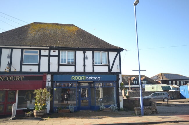 More details for 98 High St, Selsey - Retail to Rent