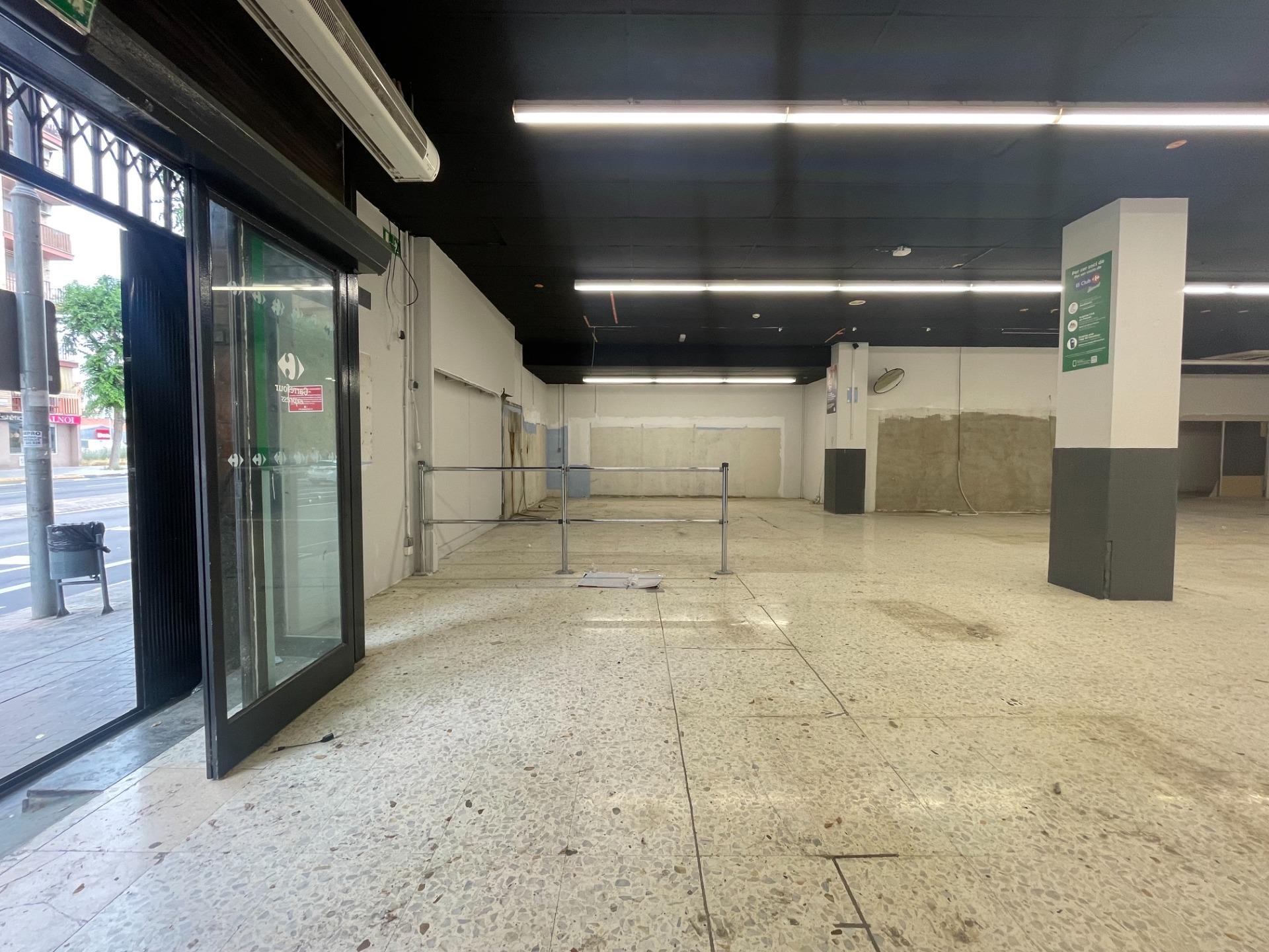Retail in Santa Margarida de Montbui, Barcelona to rent Interior Photo- Image 1 of 10